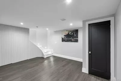 211 Hornbill Drive, Manhasset, NY 11030 - Photo 24