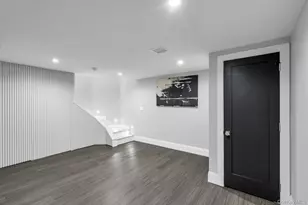 211 Hornbill Dr, Manhasset, NY 11030 - Photo 24