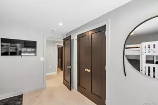 211 Hornbill Dr, Manhasset, NY 11030 - Photo 12