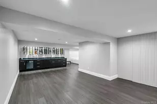 211 Hornbill Dr, Manhasset, NY 11030 - Photo 20