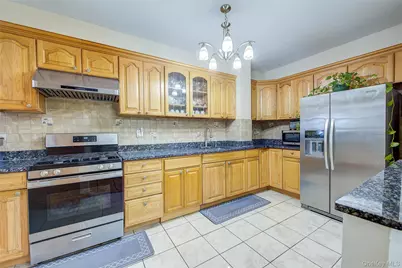 161-10 84th Road, Jamaica, NY 11432 - Photo 16