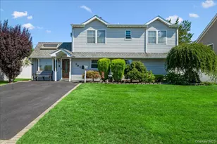 181 Springtime Ln N, Levittown, NY 11756 - Photo 2