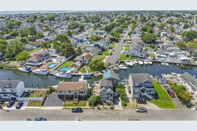 729 S 9th Street, Lindenhurst, NY 11757 - Photo 4