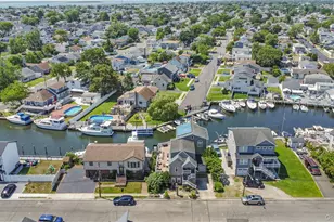 729 S 9th St, Lindenhurst, NY 11757 - Photo 4