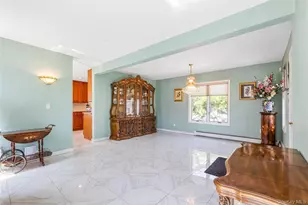 729 S 9th St, Lindenhurst, NY 11757 - Photo 8