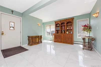 729 S 9th Street, Lindenhurst, NY 11757 - Photo 6