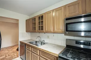 75-10 Yellowstone Blvd, Rego Park, NY 11374 - Photo 6