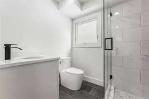 105 Old Riverhead Rd, Hampton Bays, NY 11946 - Photo 18