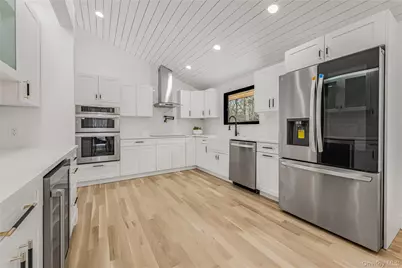 105 Old Riverhead Road, Hampton Bays, NY 11946 - Photo 28