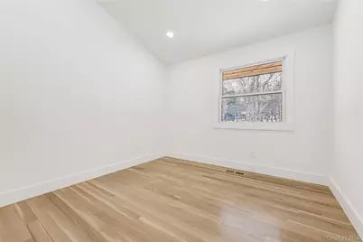 105 Old Riverhead Road, Hampton Bays, NY 11946 - Photo 38