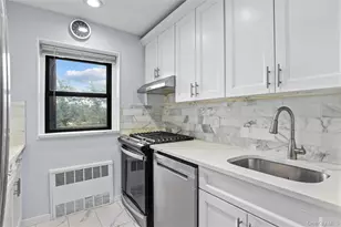 266 Pelham Rd, New Rochelle, NY 10805 - Photo 10