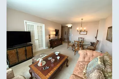 27110 Grand Central Parkway Parkway #15Z, Floral Park, NY 11005 - Photo 2