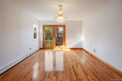 34 Vandewater Avenue, Floral Park, NY 11001 - Photo 12