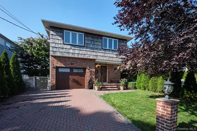 34 Vandewater Avenue, Floral Park, NY 11001 - Photo 4