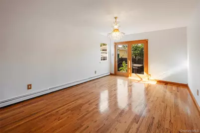 34 Vandewater Avenue, Floral Park, NY 11001 - Photo 10