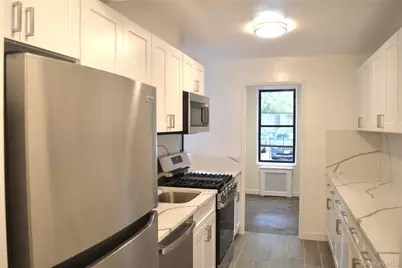 632 Warburton Avenue #3M, Yonkers, NY 10701 - Photo 4