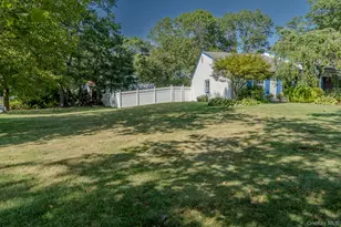 21 Mt Snow Ln, Coram, NY 11727 - Photo 10