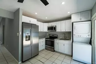 21 Mt Snow Ln, Coram, NY 11727 - Photo 14