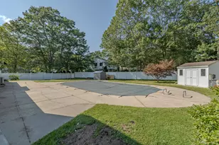 21 Mt Snow Ln, Coram, NY 11727 - Photo 6