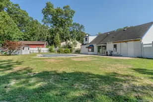 21 Mt Snow Ln, Coram, NY 11727 - Photo 8