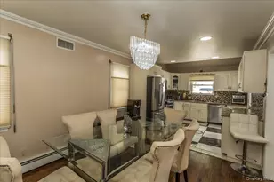 102 Vale Ct, New Hyde Park, NY 11040 - Photo 8