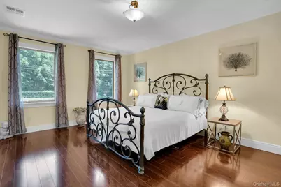 12 Redwood Drive, Dix Hills, NY 11746 - Photo 28