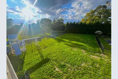 302 Hewlett Neck Road, Woodmere, NY 11598 - Photo 38