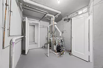 1054 Lydig Avenue, Bronx, NY 10461 - Photo 32