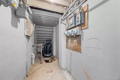 1054 Lydig Avenue, Bronx, NY 10461 - Photo 34