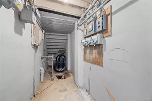 1054 Lydig Ave, Bronx, NY 10461 - Photo 34