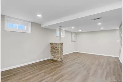 1067 Mirabelle Avenue, Westbury, NY 11590 - Photo 16