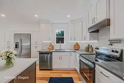 220 Peekskill Avenue, Medford, NY 11763 - Photo 16