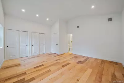 220 Peekskill Avenue, Medford, NY 11763 - Photo 20