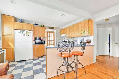 2347 Roosevelt Avenue, East Meadow, NY 11554 - Photo 6