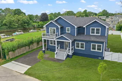 7 S Bay Avenue, Bay Shore, NY 11706 - Photo 4