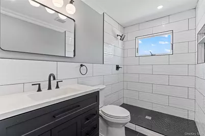 7 S Bay Avenue, Bay Shore, NY 11706 - Photo 34