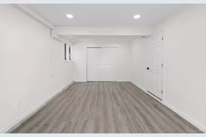 109 Remington Avenue, Selden, NY 11784 - Photo 24