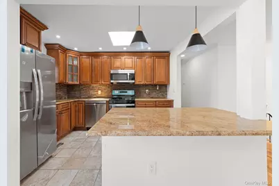109 Remington Avenue, Selden, NY 11784 - Photo 14