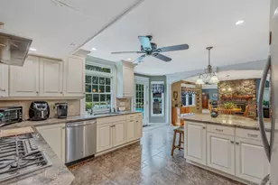 10 Spyglass Ln, East Setauket, NY 11733 - Photo 14