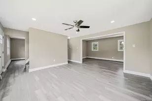 286 Old Country Rd, Deer Park, NY 11729 - Photo 12