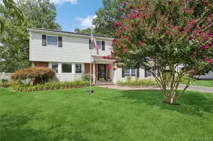 34 Morewood Dr, Smithtown, NY 11787 - Photo 2