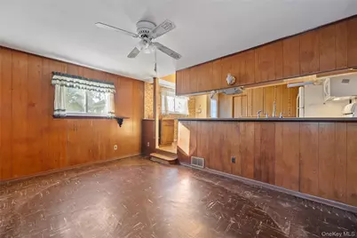 696 Bohemia Parkway, Sayville, NY 11782 - Photo 6