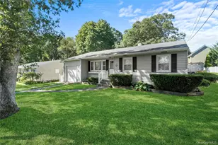 696 Bohemia Pkwy, Sayville, NY 11782 - Photo 26