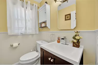 349 Hawthorne Terrace, Mount Vernon, NY 10552 - Photo 10