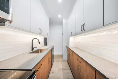 31-14 Crescent Street #5B, Astoria, NY 11106 - Photo 12