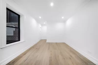 31-14 Crescent Street #5B, Astoria, NY 11106 - Photo 4