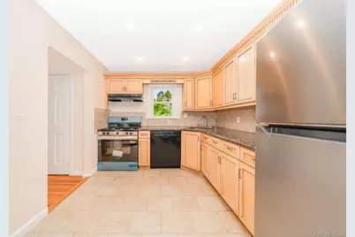 880 Washington Street, Baldwin, NY 11510 - Photo 12