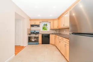 880 Washington St, Baldwin, NY 11510 - Photo 12