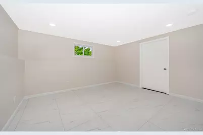 880 Washington Street, Baldwin, NY 11510 - Photo 24