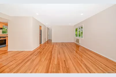 880 Washington Street, Baldwin, NY 11510 - Photo 10